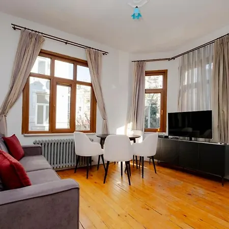 Cosy Historical Flat *